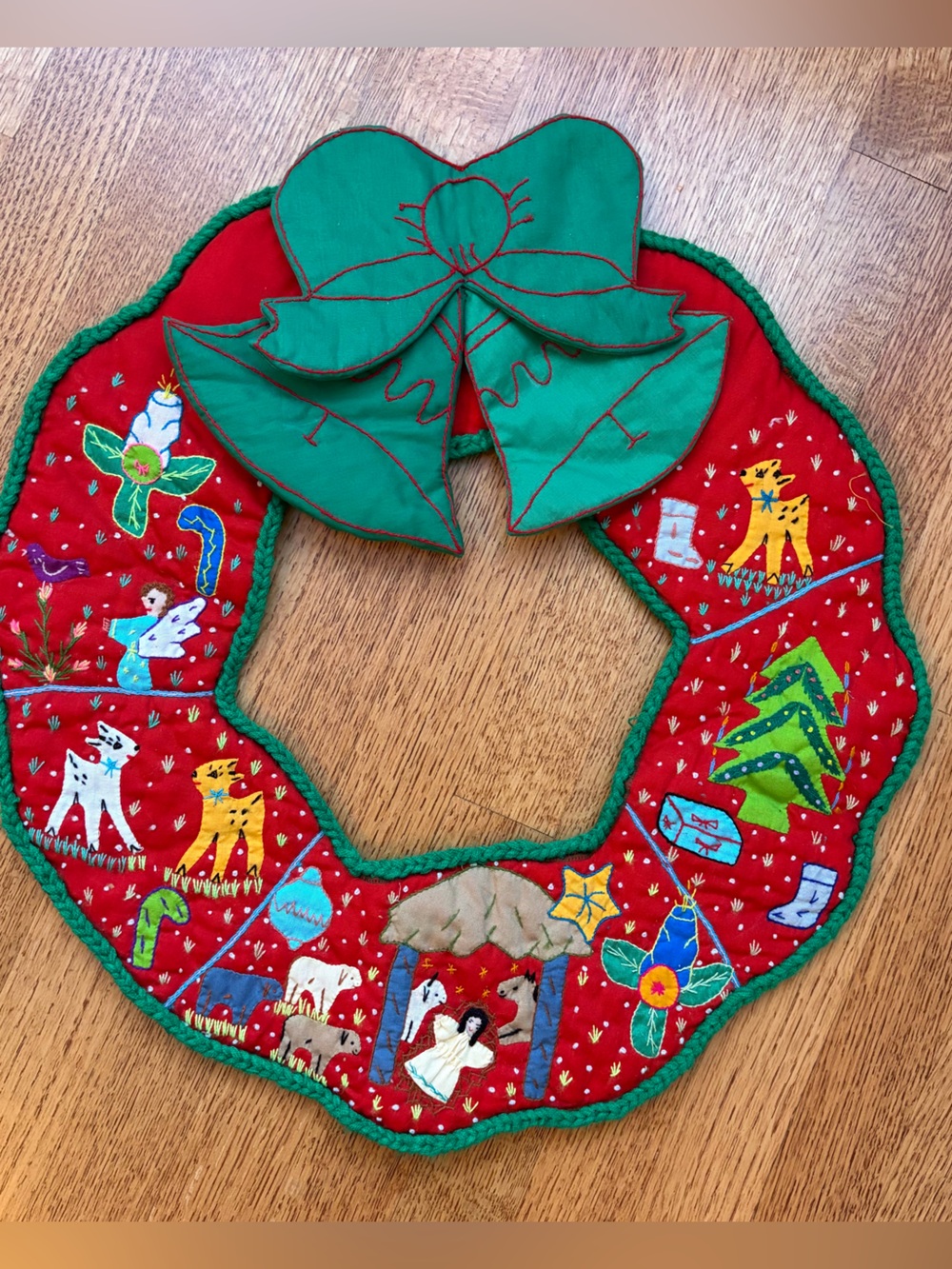 Vintage Colombian Folk Art Quilted Christmas Wreath Nativity Tapestry Flat 19”